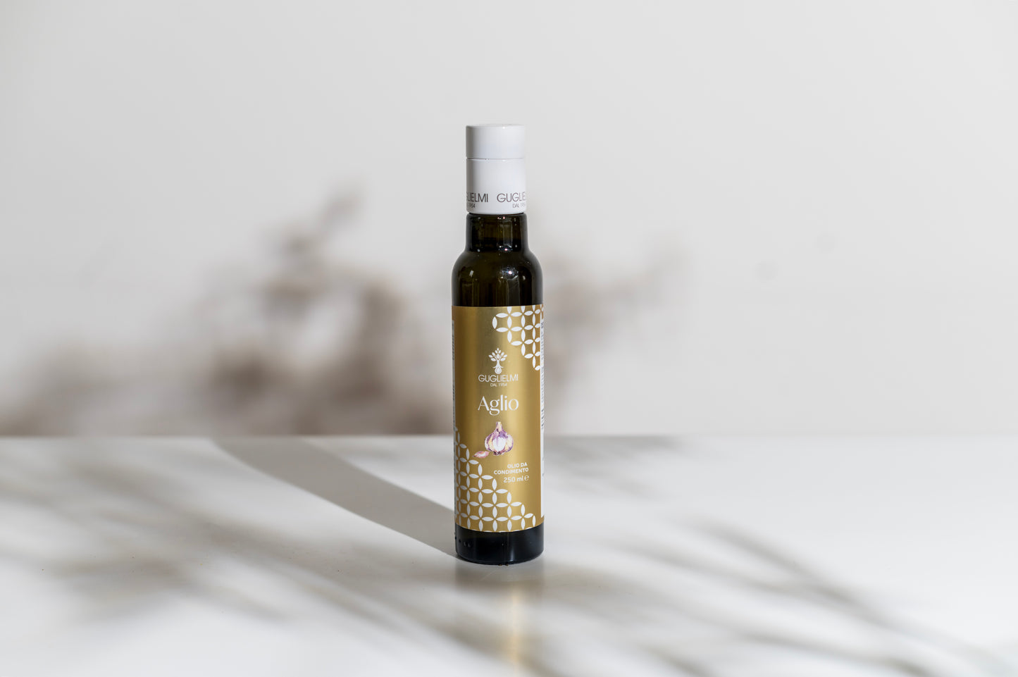 Extra Virgin Olive Oil “ Aromatico Garlic ” - Guglielmi