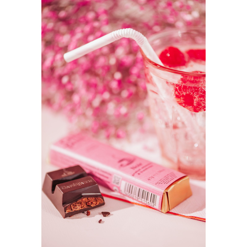 Dark Chocolate, Almond praliné & Raspberry - Café Tasse