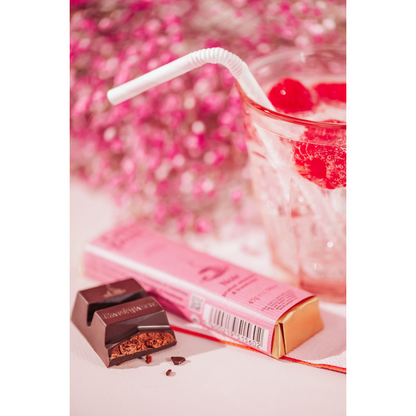 Dark Chocolate, Almond praliné & Raspberry - Café Tasse