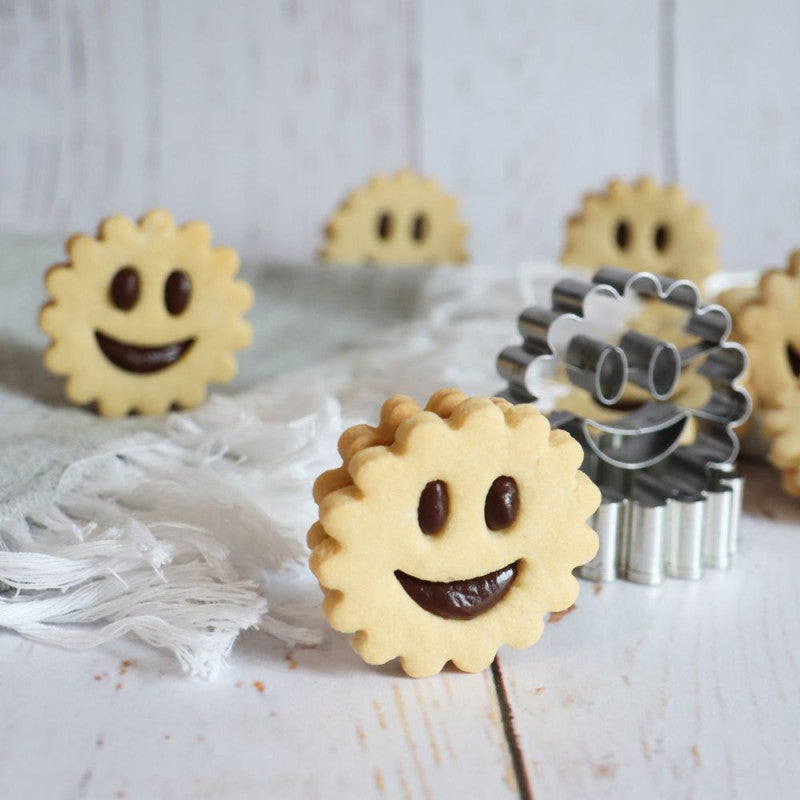 2 Biscuit Cutters Smile - Scrapcooking