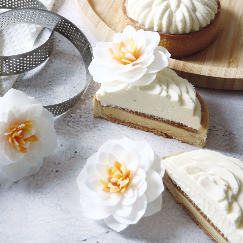 4 White Camellia Flowers Cake Decoration- Scrapcooking