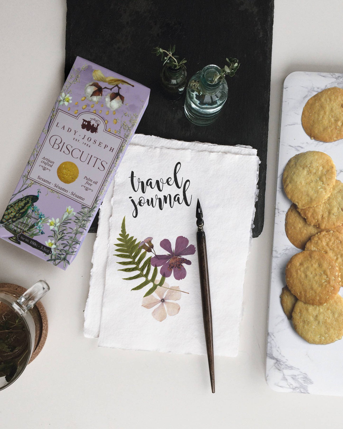 Thin and Crunchy Caramel Cookies - Lady Joseph