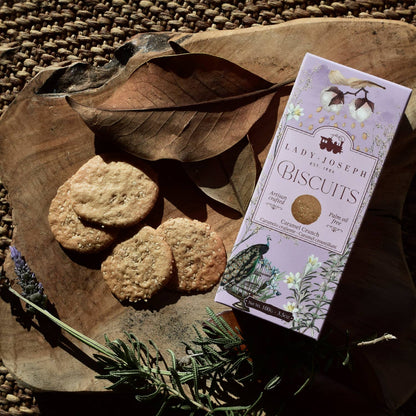 Thin and Crunchy Caramel Cookies - Lady Joseph
